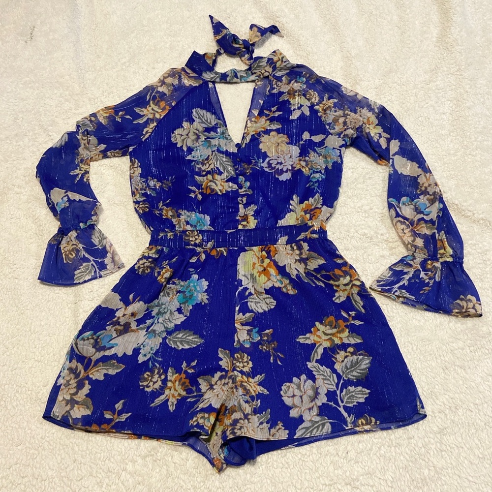 GUESS women’s Vonda cutout choker-neck blue floral sparkle romper size XS